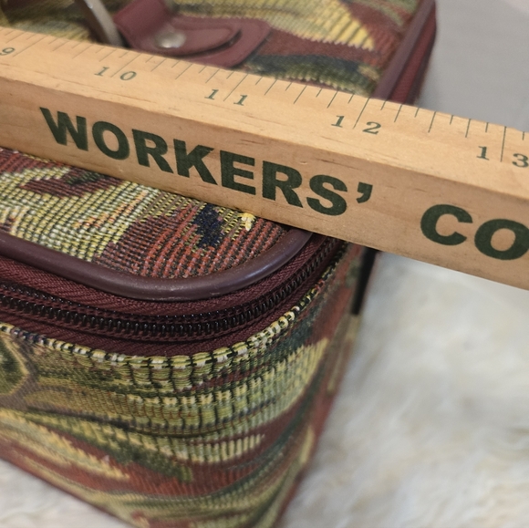 Vintage Tapestry Makeup Bag - Picture 13 of 14